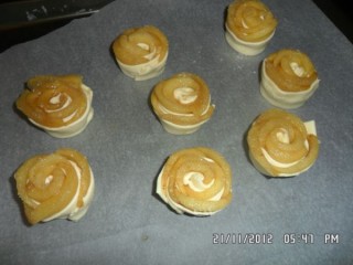 Copia di rose di sfoglia con mele 001 2.jpg