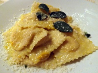 ravioli zucca ricotta.jpg