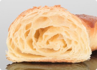 du_pain_et_des_idees_paris_croissant_2.jpg