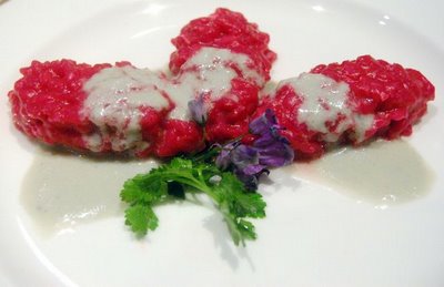 Risotto alle rape rosse con fonduta di gorgonzola.JPG