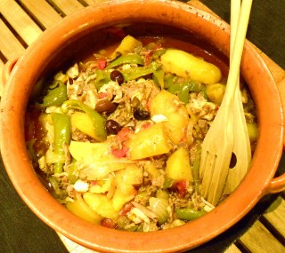 Coniglio in peperonata e patate.jpg