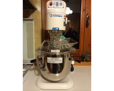 Impastatrice planetaria bakermix 80.jpg