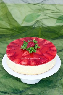 Torta Tiramisù alle fragole.jpg