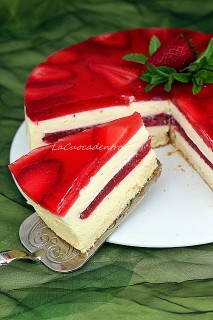 Torta Tiramisù alle fragole1.jpg