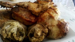 Coniglio ripieno con amarene e carciofi e patate.jpg