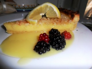 crostata di limone brulè con cioccolato bianco e more.jpg