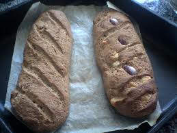 pane al farro e pecorino.jpg