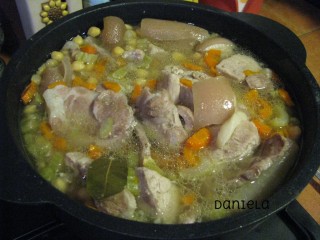 Ceci con la tempia di maiale.jpg