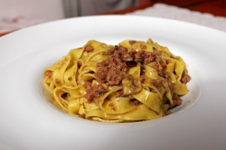 fettuccine--con-ragout-di-coniglio.jpg